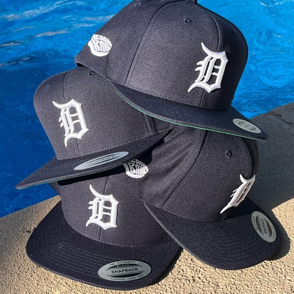 Detroit Medium Rare Yupoong Classic Snapback Baseball Cap - Picture 3 of 12